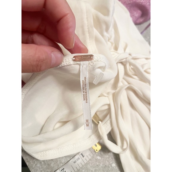 FREE PEOPLE Rachel Silky Top Ivory V-Neck Slinky Jersey Cropped Medium NWOT - Picture 11 of 13